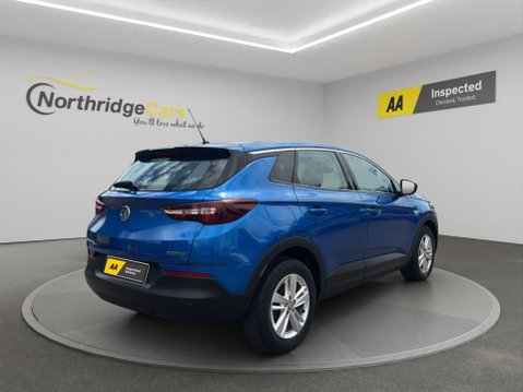 Vauxhall Grandland X 1.2 Turbo SE Premium Euro 6 (s/s) 5dr 9