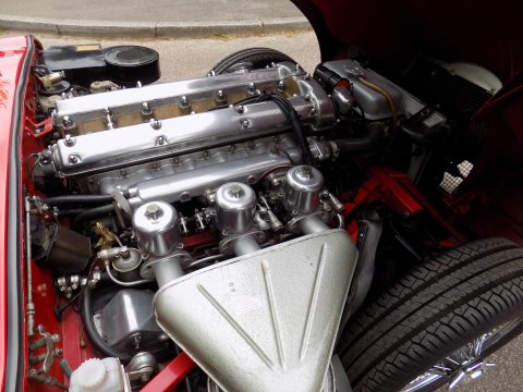 Jaguar E-Type S1½ 4.2 Roadster 65