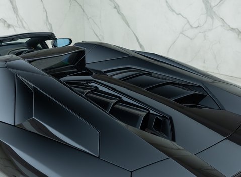 Lamborghini Aventador S LP 740-4 ROADSTER 31