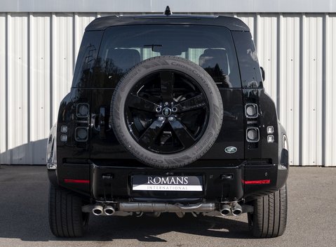 Land Rover Defender 110 V8 5