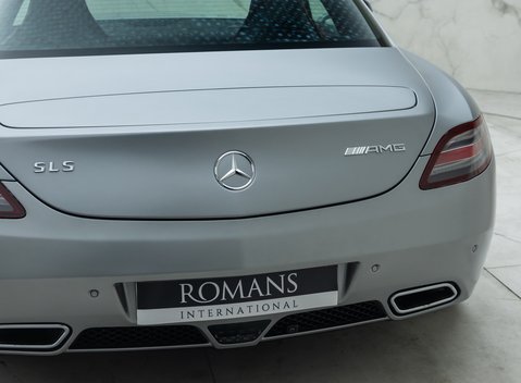 Mercedes-Benz SLS AMG 30