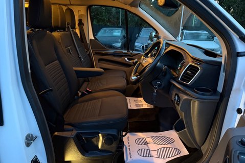 Ford Transit Custom 300 LIMITED DCIV L1 H1 6 SEATER - APPLE CARPLAY -HEATED SEATS/SCREEN 17