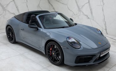Porsche 911 Targa 4 GTS (992) 14