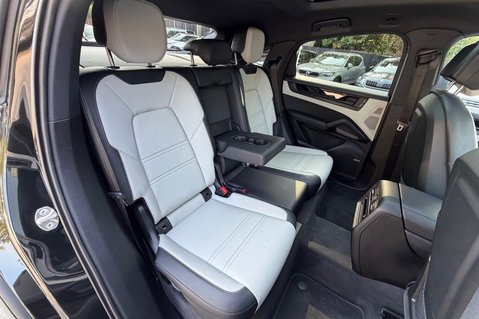 Porsche Cayenne V6 E-HYBRID BLACK EDITION -MATRIX LEDS -360 CAMS -WHITE LEATHER INTERIOR 17