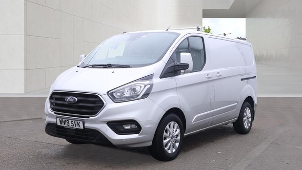 Ford Transit Custom SWB L1H1 Low Roof Limited 300 Air Con Alloys Sensors EURO 6 NO VAT 1