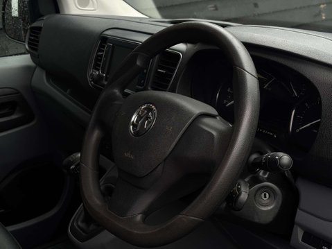 Vauxhall Vivaro 1.5 Vivaro 2900 Sportive S/S 38