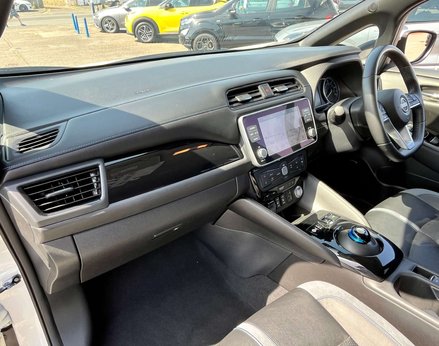 Nissan LEAF Leaf Tekna Electric 110kw, 39kwh (Automatic) 16
