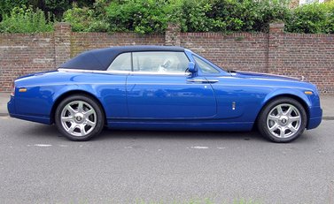 Rolls-Royce Phantom Drophead Coupe 10