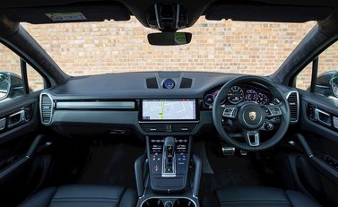 Porsche Cayenne Turbo S E-Hybrid 18