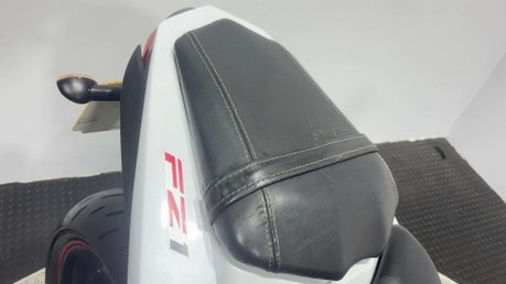 Yamaha FZ1 FAZER 2011 ONLY 19K VERY CLEAN 1000CC NAKED MOT SERVICED 33