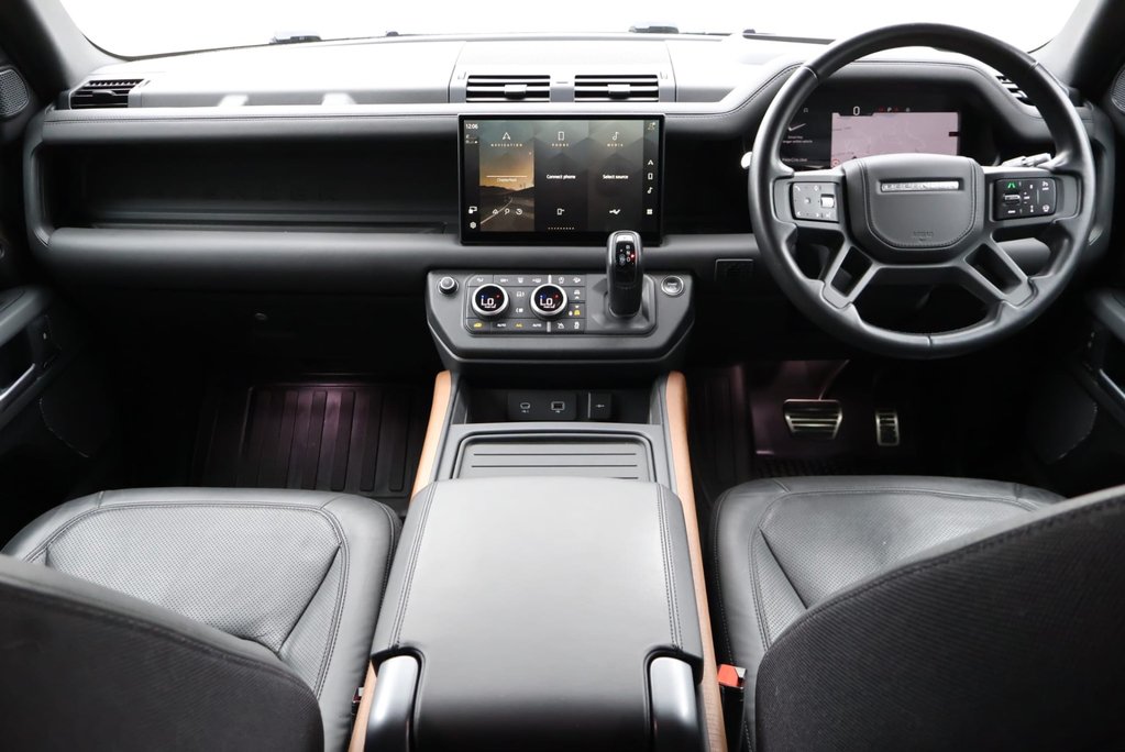 Land Rover Defender 110 D300 HARD TOP X MHEV HUGE FACTORY SPEC SEEKER STYLED WITH SEATS  18