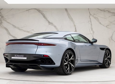 Aston Martin DBS Superleggera 7