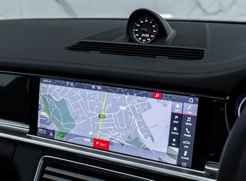 Porsche Panamera Turbo 18