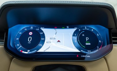 Land Rover Range Rover P440e HSE 18