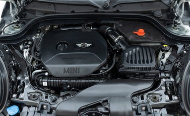 Mini Hatch John Cooper Works Challenge 34