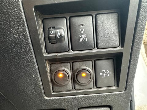 Toyota Hilux ACTIVE 4WD D-4D DCB 15