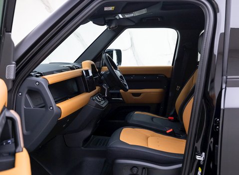 Land Rover Defender 110 X P400 15