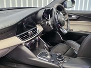 Alfa Romeo Giulia 2.9 V6 Bi-Turbo Quadrifoglio Saloon 4dr Petrol Auto Euro 6 (s/s) (510 ps) 40