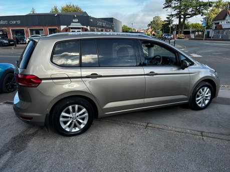 Volkswagen Touran 1.6 TDI BlueMotion Tech SE Family DSG Euro 6 (s/s) 5dr 8