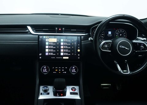 Jaguar F-Pace 2.0 P400e 17.1kWh R-Dynamic Black SUV 5dr Petrol Plug-in Hybrid Auto AWD Eu 20