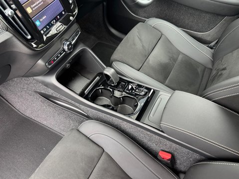 Volvo XC40 B4 PLUS 23