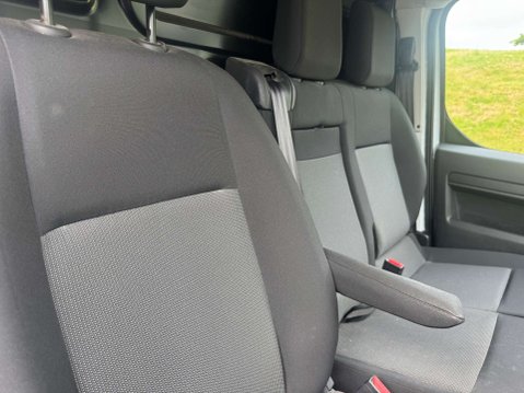 Vauxhall Vivaro 1.5 Vivaro F2900 Professional S/S 9