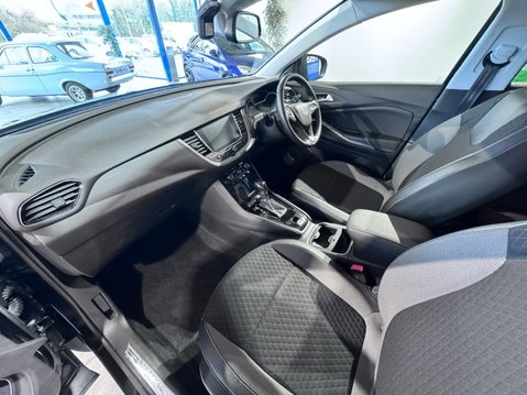 Vauxhall Grandland X 1.2 Turbo Sport Nav Auto Euro 6 (s/s) 5dr 31