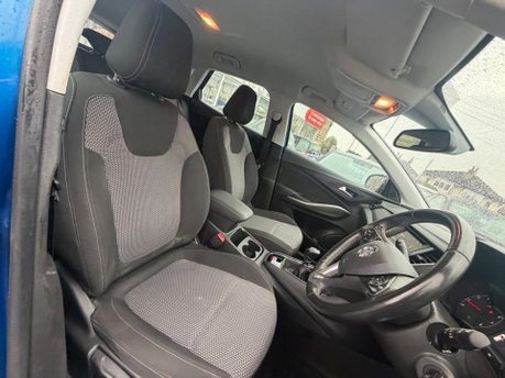 Vauxhall Grandland X SE PREMIUM 10