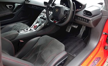 Lamborghini Huracan LP 580-2 10