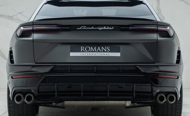 Lamborghini Urus S 8