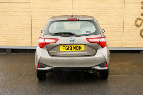 Toyota Yaris VVT-I ICON TECH 6