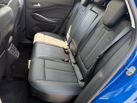 Vauxhall Grandland X 1.2 Turbo Elite Nav 5dr 37