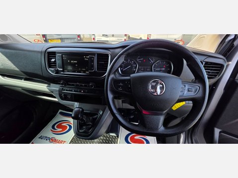 Vauxhall Vivaro SPORTIVE 3100 L2 H1 6 SEATER KOMBI 2.0D 120ps EU6 9