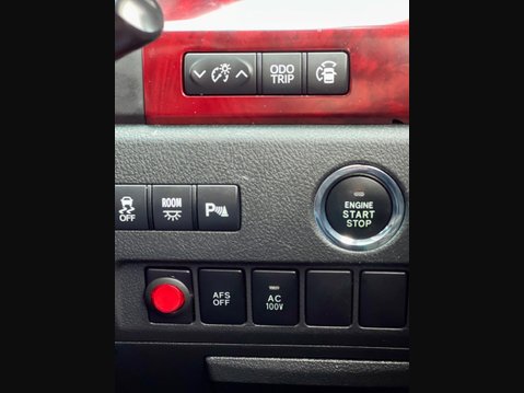 Toyota Vellfire V6 Sunroof 44