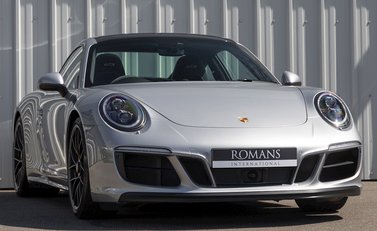 Porsche 911 Carrera GTS (991.2) 1