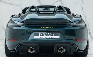 Porsche 718 SPYDER RS 8