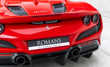 Ferrari F8 Tributo Spider 28
