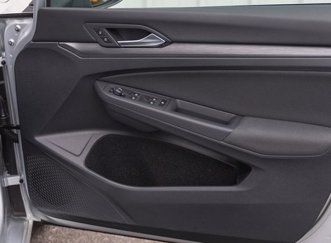 Volkswagen Golf 8 2.0 TDI Style 21