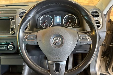 Volkswagen Tiguan 2.0 TDI BlueMotion Tech SE SUV 5dr Diesel Manual 2WD Euro 5 (s/s) (140 ps) 26