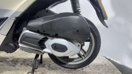 Piaggio MP3 YOURBAN LT 2015 3K NEW MOT NEW TYRES TRIKE 3 WHEELER 300CC 18