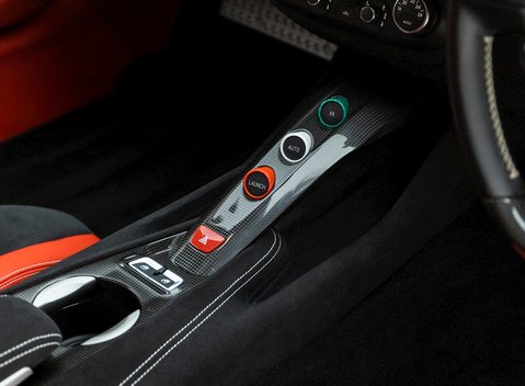 Ferrari F12 Berlinetta 18