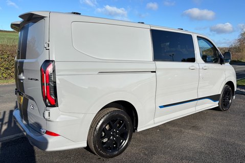 Ford Transit Custom 320 Sport L2H1 Duratec 11.8 kWh PHEV Dciv 2