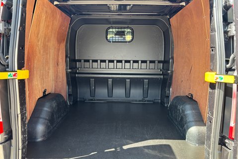 Ford Transit Custom 320 L2 Limited 130 ps Selectshift Double Cab in Van 13