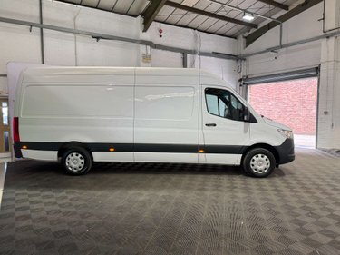 Mercedes-Benz Sprinter 2.0 Sprinter 315 Premium CDi LWB RWD 4