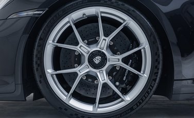 Porsche 911 GT3 TOURING (992) 13