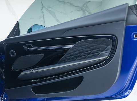 Aston Martin DB12 V8 23