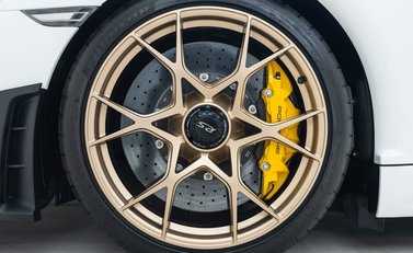 Porsche Cayman GT4 RS (718) 8