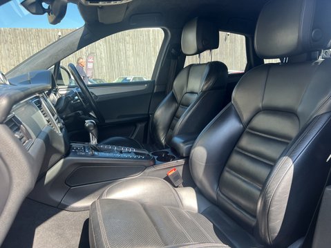 Porsche Macan 3.6T V6 Turbo SUV 5dr Petrol PDK 4WD Euro 6 (s/s) (400 ps) 20