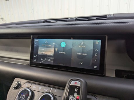 Land Rover Defender 2.0 Defender SE Auto 4WD 5dr 47