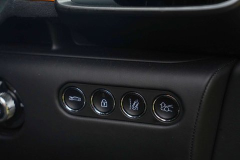 McLaren Artura PHEV 16